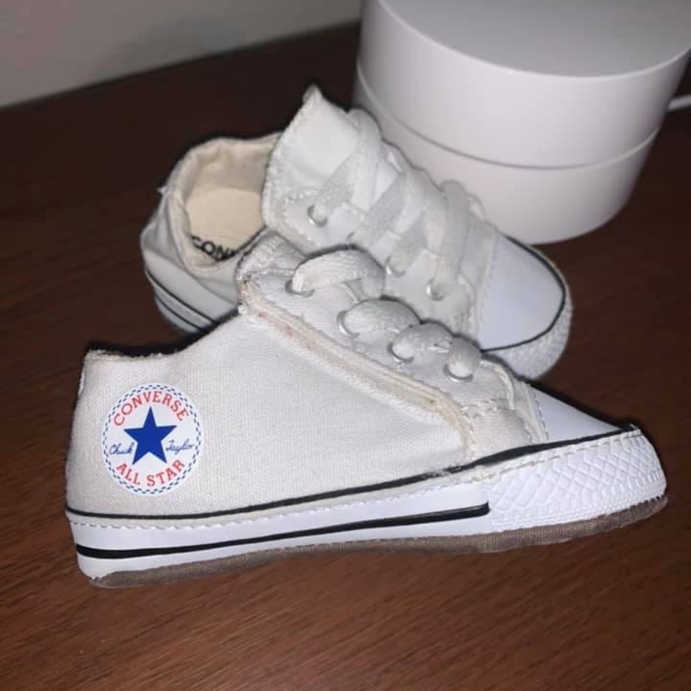 Infant converse 🖤